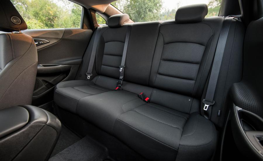 Интерьер Chevrolet Malibu RS 2018 года  (фото 30 из 43)